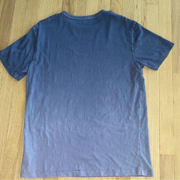 Men’s American Eagle Short Sleeve Tee - Picture 2 of 3